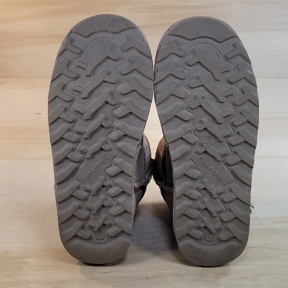 Bearpaw Betty Tan Youth Boots - Picture 9 of 10